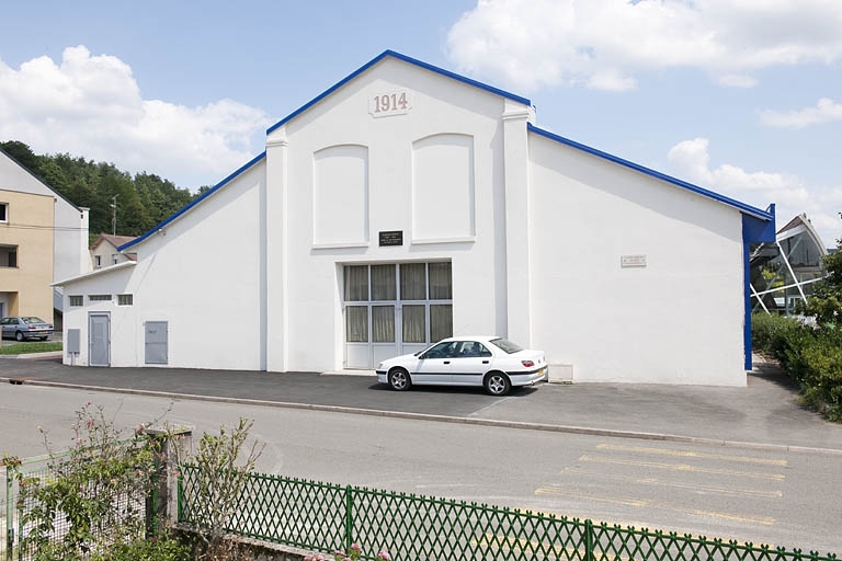 fonderie et usine de construction mécanique des Ets Cuvier Fils, puis Wyss et Cie, puis Kuntz-Wyss et Cie, actuellement caserne, salle polyvalente et stationnement