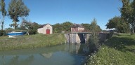 pont routier sur l'écluse 111 du versant Yonne (canal de Bourgogne)