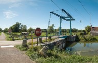 pont mobile dit pont-levis à flèches de Pousseaux (canal du Nivernais)