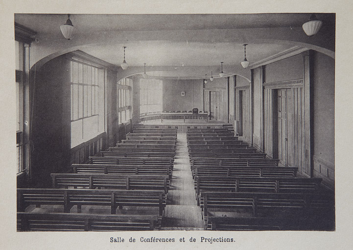 école professionnelle dite École nationale d'Horlogerie puis lycée polyvalent Jules Haag