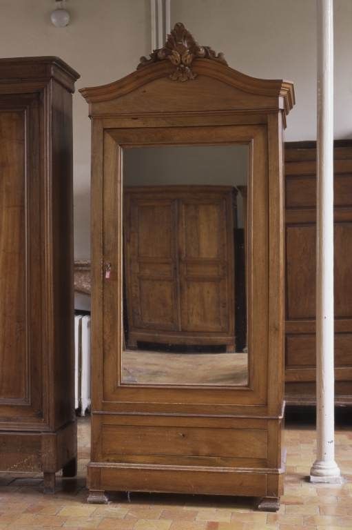 armoire à linge n° 26, armoire à glace