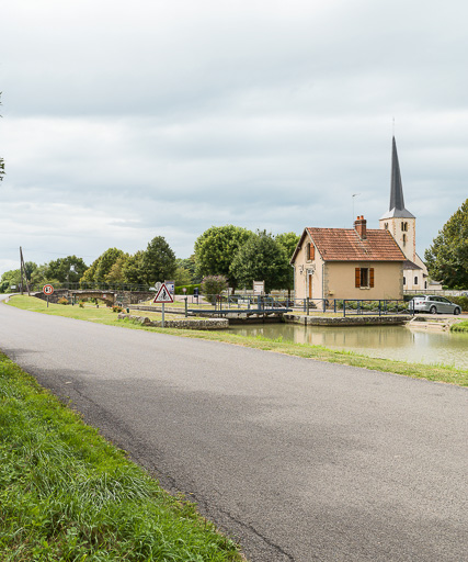 site de l'écluse 33 du versant Loire, dite de Champvert (canal du Nivernais)