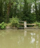 aqueduc de la Gravière ; déversoir de fond (canal du Nivernais)