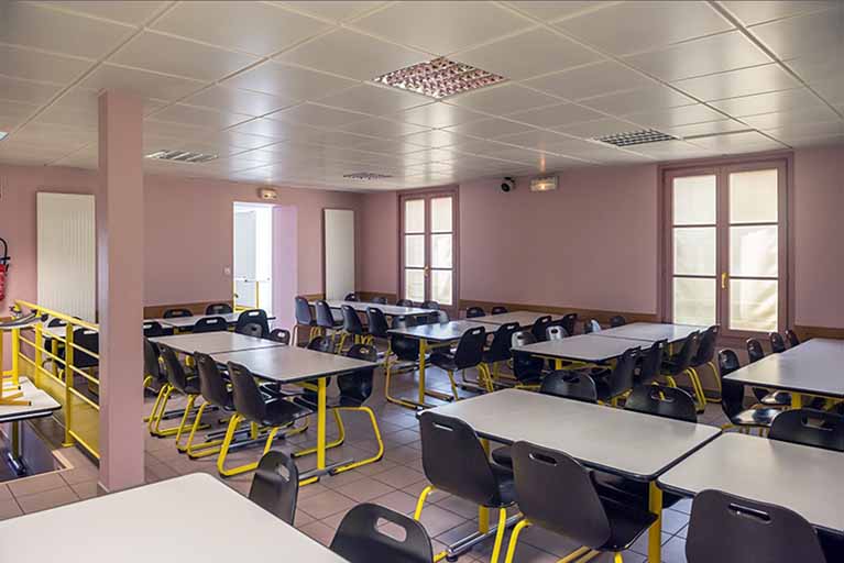 établissement de bienfaisance (foyer d'enfants) dit fondation Rossen-Petitguyot, puis cantine du lycée Augustin Cournot