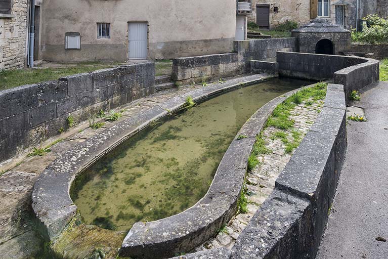 fontaine-lavoir