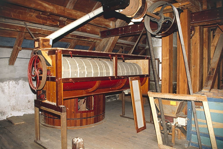 moulin à farine, puis minoterie, actuellement logement