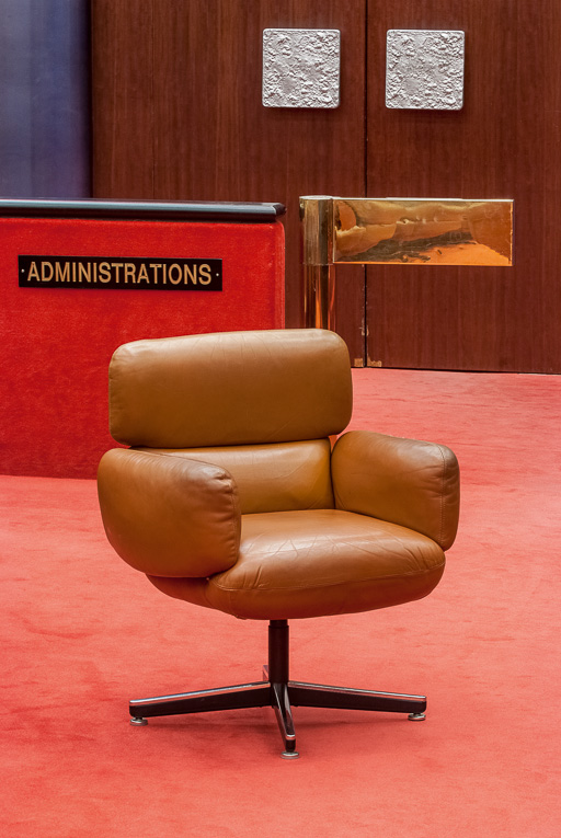 ensemble de fauteuils et de sièges de la salle des Assemblées