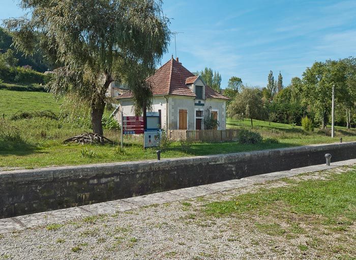 site de l'écluse 62 du versant Yonne, dite du moulin de Nogent (canal de Bourgogne)