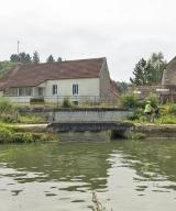 rigole d'alimentation du ruisseau de Chamoux (canal du Nivernais)