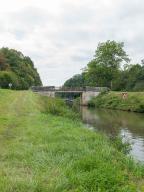 pont routier isolé de Bèze (canal du Nivernais)