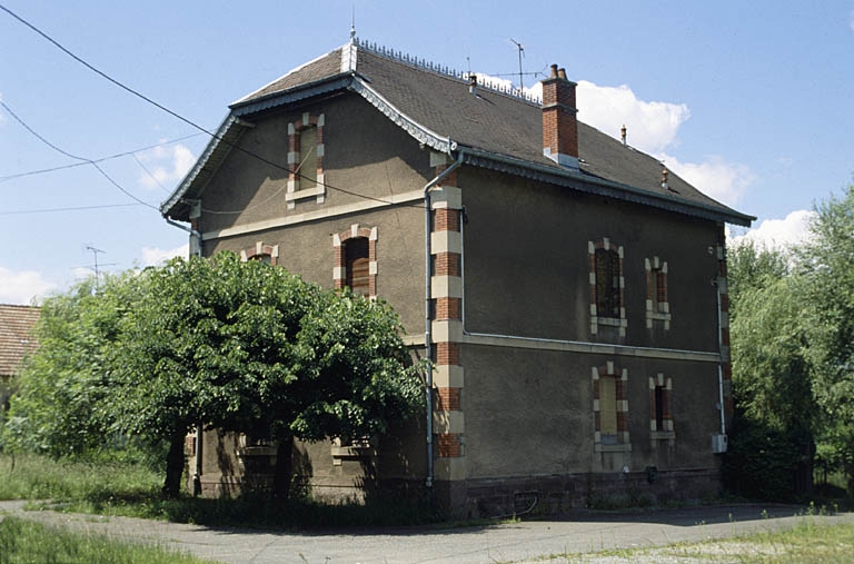 tuilerie et briqueterie Sombsthay, puis Viellard-Migeon et Cie, puis Sturm, actuellement logement