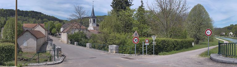 église paroissiale de l'Assomption (paysages du canal de Bourgogne)