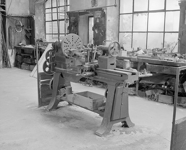 3e machine à tourner (tour à charioter et tour à fileter)