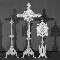 6 chandeliers d'autel, 4 reliquaires, croix d'autel