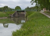 pont routier sur l'écluse 89 du versant Yonne (canal de Bourgogne)