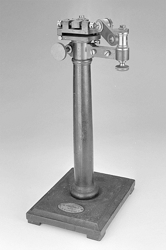instrument de préparation (pied en fonte Salleron)