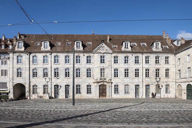 grenier public dit Grenier d'Abondance, puis école professionnelle dite École nationale d'Horlogerie, école de danse et conservatoire, école supérieure (école des beaux-arts)