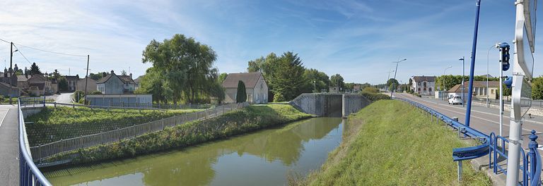 ancienne maison éclusière du site d'écluse IV Méditerranée (canal du Centre)