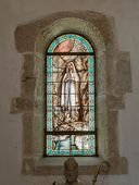 verrière figurée : Vierge de Lourdes (baie 5)