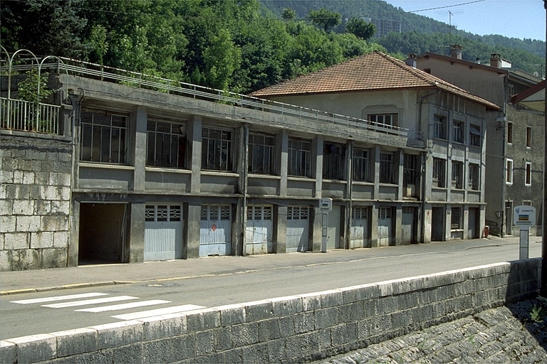usine de taille de pierre pour la joaillerie et l'industrie Buffard, puis usine de décolletage des Ateliers mécaniques du Haut-Jura