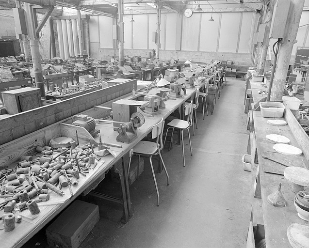 16 machines à polir (polissoirs)