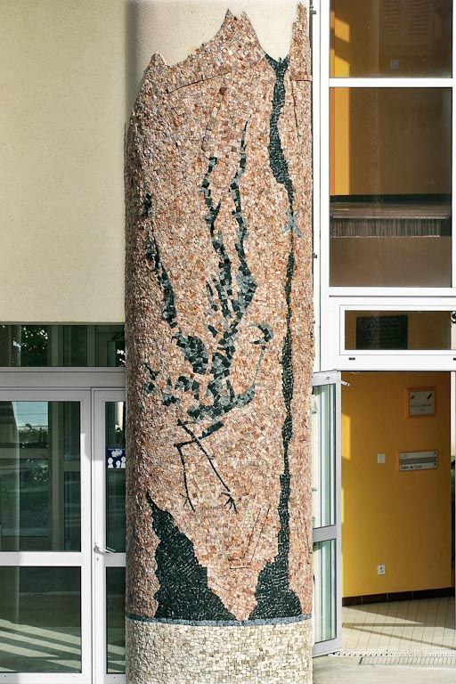colonne et revêtement mural