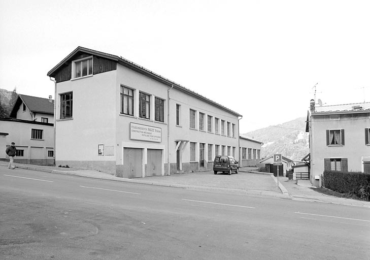 usine d'horlogerie Gaston Romanet puis Reg, actuellement usine de matériel d'équipement industriel Paget Frères