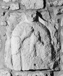 stèle (stèle funéraire, encastrée)