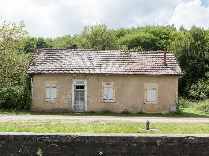 site de l'écluse 19 du versant Seine, dite de la Petite Corvée (canal du Nivernais)