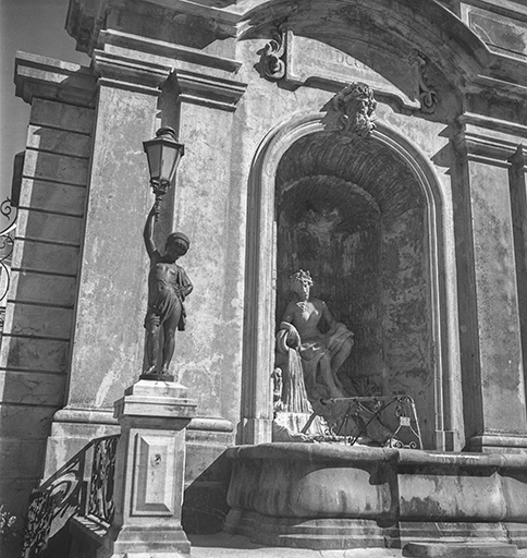 fontaine de la place d'Armes, dite fontaine Truchot