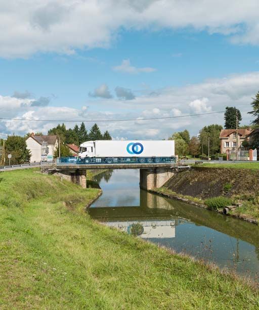 pont routier isolé de Vernizy ou pont de Vernisy (canal du Centre)