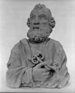3 bustes : Saint Jean l'Evangéliste, saint Pierre et un saint