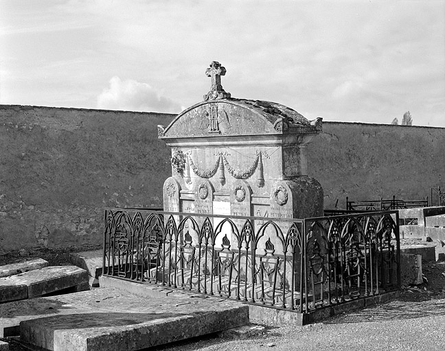 tombeau des familles Petiet et Petitguyot