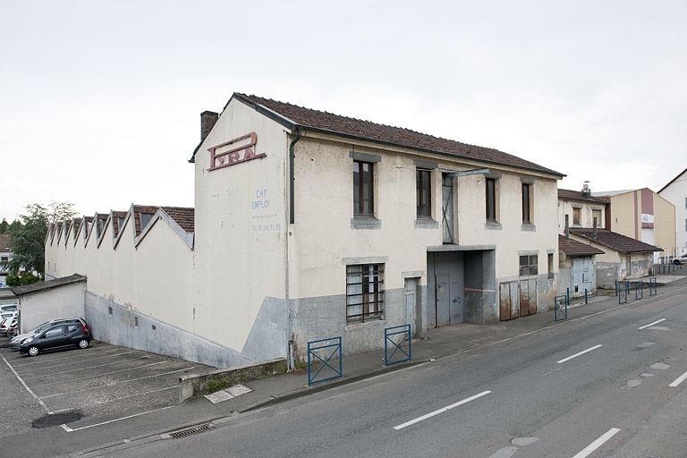 usine de matériel électrique industriel Schwander Pyra, actuellement entrepôt communal