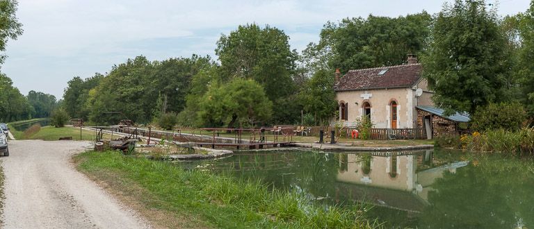 site de l'écluse 102 du versant Yonne, dite de Villiers-Vineux (canal de Bourgogne)
