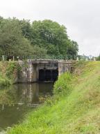 pont sur l'écluse 16 du versant Seine, dite de Sardy (canal du Nivernais)