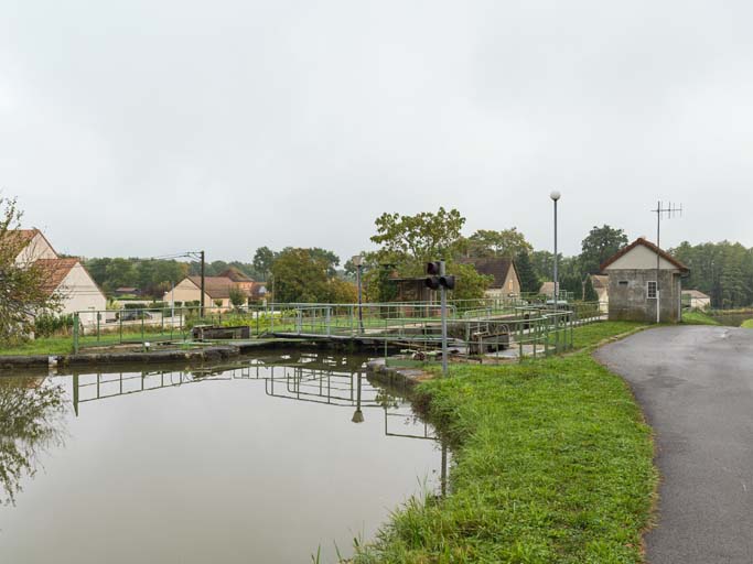 site de l'écluse 27 du versant Méditerranée ; dite des Justices (canal du Centre)