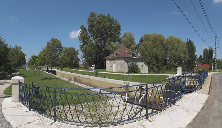 site de l'écluse 67 du versant Saône, dite de Thorey (canal de Bourgogne)
