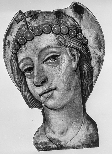 verrière : tête féminine nimbée (fragment n° 899.1.729)