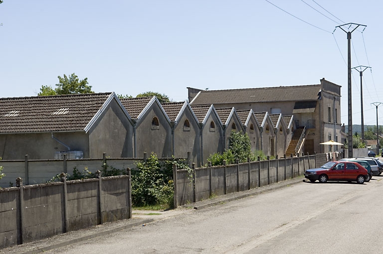 usine de chaussures Bordes, actuellement entrepôt commercial