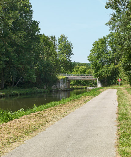 pont ferroviaire (canal du Nivernais)