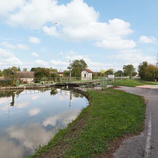 site de l'écluse 32 du versant Méditerranée, dite du Gauchard ou du Gauchat ; site d'écluse XLIV (canal du Centre)