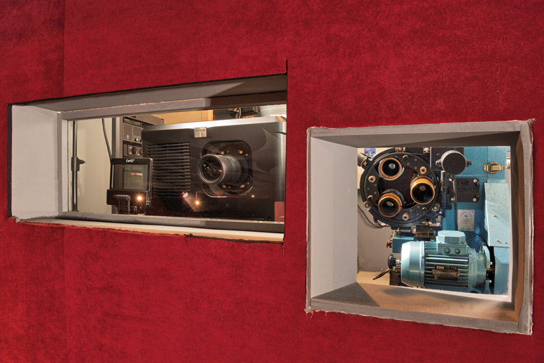 les projecteurs du cinéma Arletty