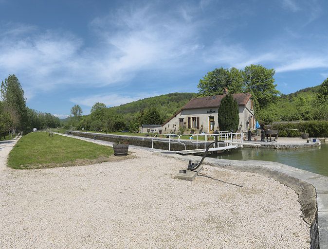 site de l'écluse 22 du versant Saône, dite de Veuvey (canal de Bourgogne)