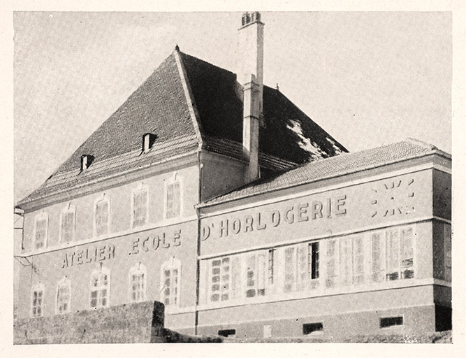 presbytère puis bureau de douane (Bureau de la Garantie), école professionnelle (école d'horlogerie) et centre culturel (Maison des Jeunes et de la Culture)