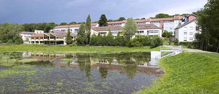 école ménagère agricole, école d'agriculture d'hiver, puis collège agricole, puis lycée d'enseignement professionnel agricole, puis centre de formation professionnelle agricole pour jeunes (cfpaj), lycée d'enseignement professionnel agricole (lepa), actuellement lycée d'enseignement général et technologique agricole (legta) Lucien Quelet