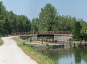 pont routier sur l'écluse 75 du versant Yonne (canal de Bourgogne)