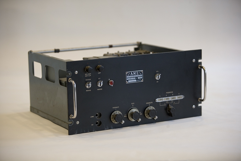 générateur d'ondes sonores (récepteur radioélectrique pour signaux horaires AME modèle RE/C 1075 B)