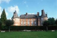 château de Longecourt (paysages du canal de Bourgogne)