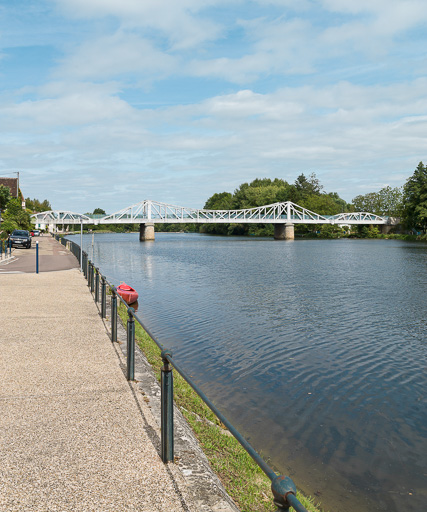 pont routier sur l'Yonne, dit pont de Vaux (canal du Nivernais)